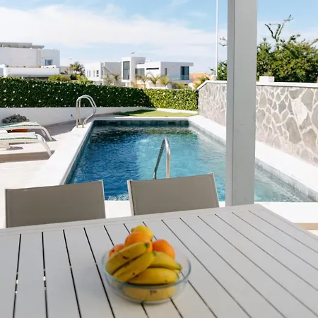 Modern 2br Private Heated Pool, Bbq, Aircon In Costa Adeje By Aqua Vista Tenerife ヴィラ *