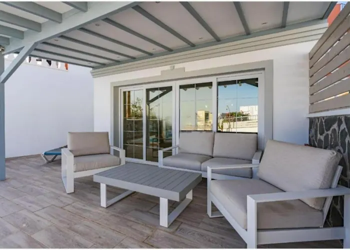 Tranquil 2br Private Heated Pool With Ocean Views & Cinema Villa